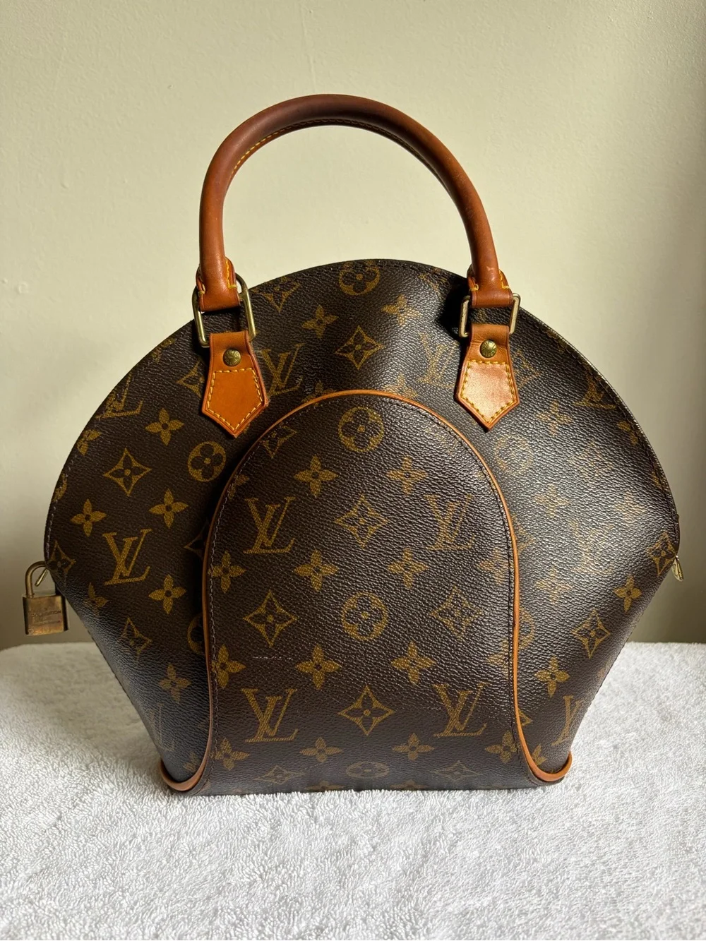 Authentic Louis Vuitton Ellipse Handbag